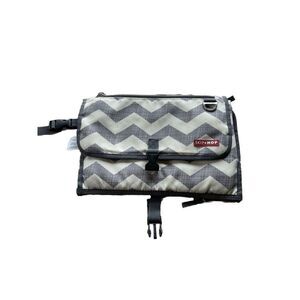Skip Hop Compact Diaper Changing Station Clutch Travel Bag Diaper/Wet Wipe Pouch